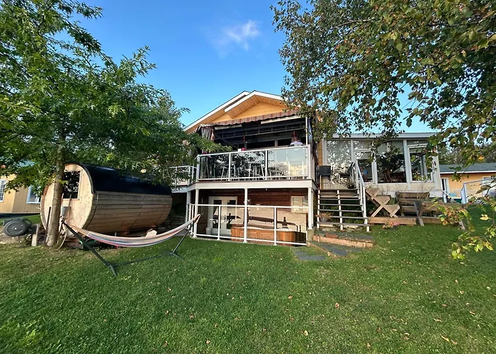 Auberge Et Chalets Sur Le Lac