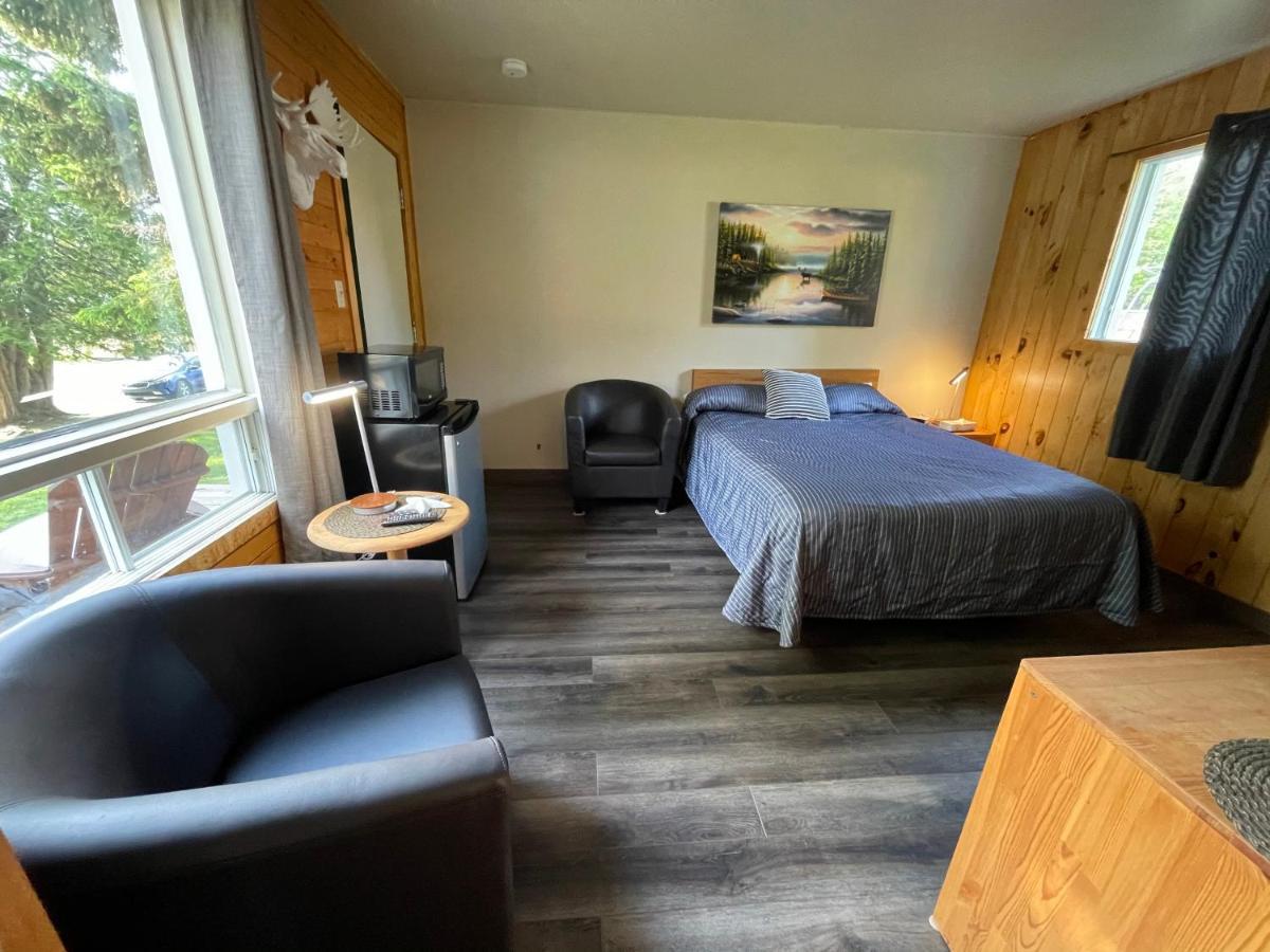 Et Chalets Sur Le Lac 3*