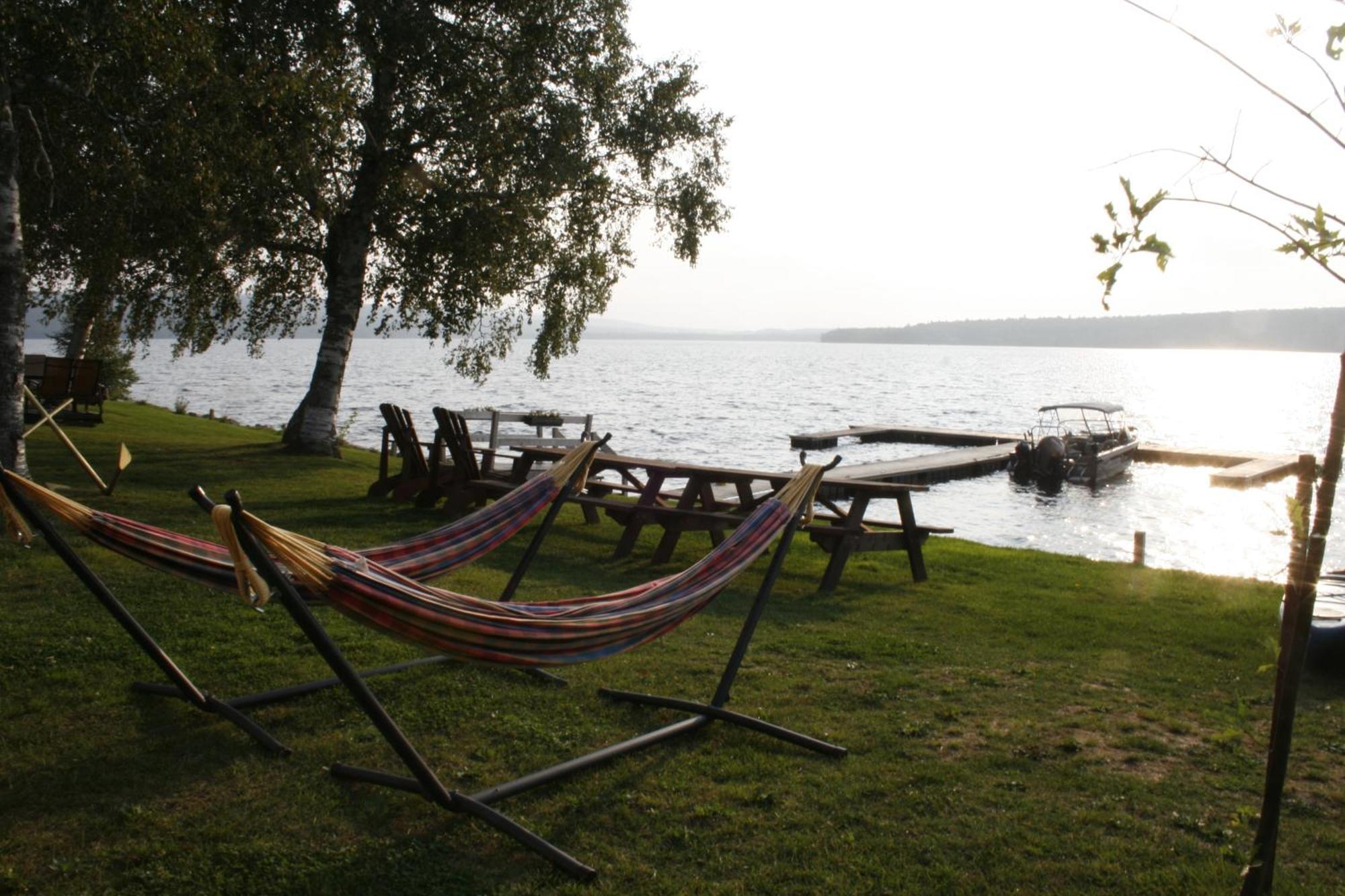 Et Chalets Sur Le Lac 3*