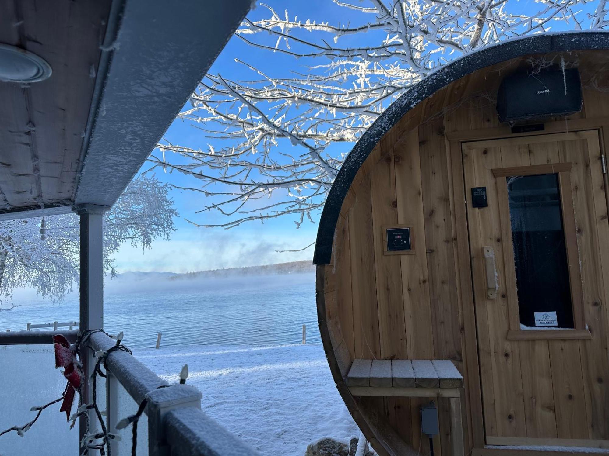 Et Sur Le Lac-Mégantic